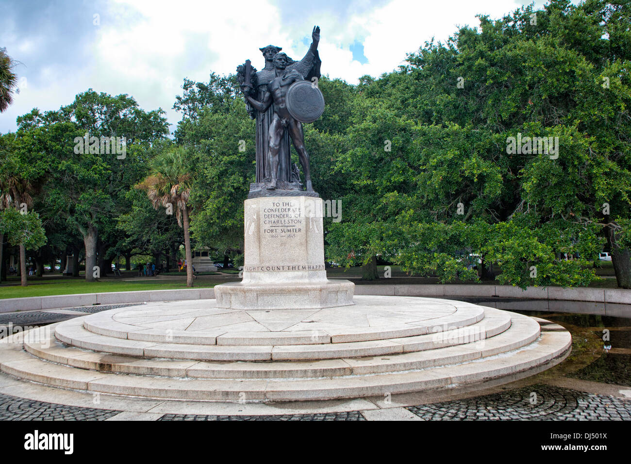 Défenseurs confédérés de Charleston statue à Battery Park et jardins du Point blanc Banque D'Images