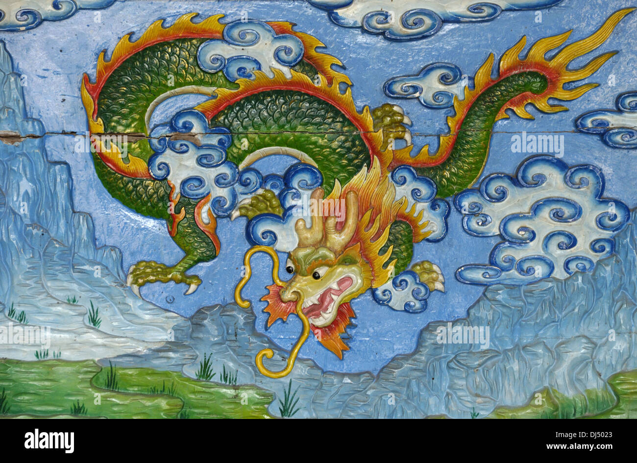 Dragon à un temple chinois dans la ville de Phuket Banque D'Images