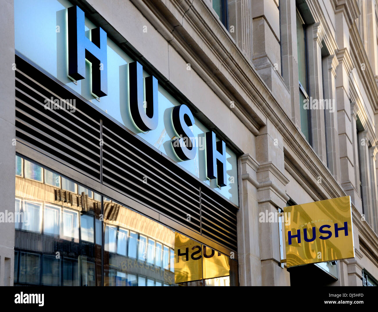 Londres, Angleterre, Royaume-Uni. Façade brasserie Hush Banque D'Images