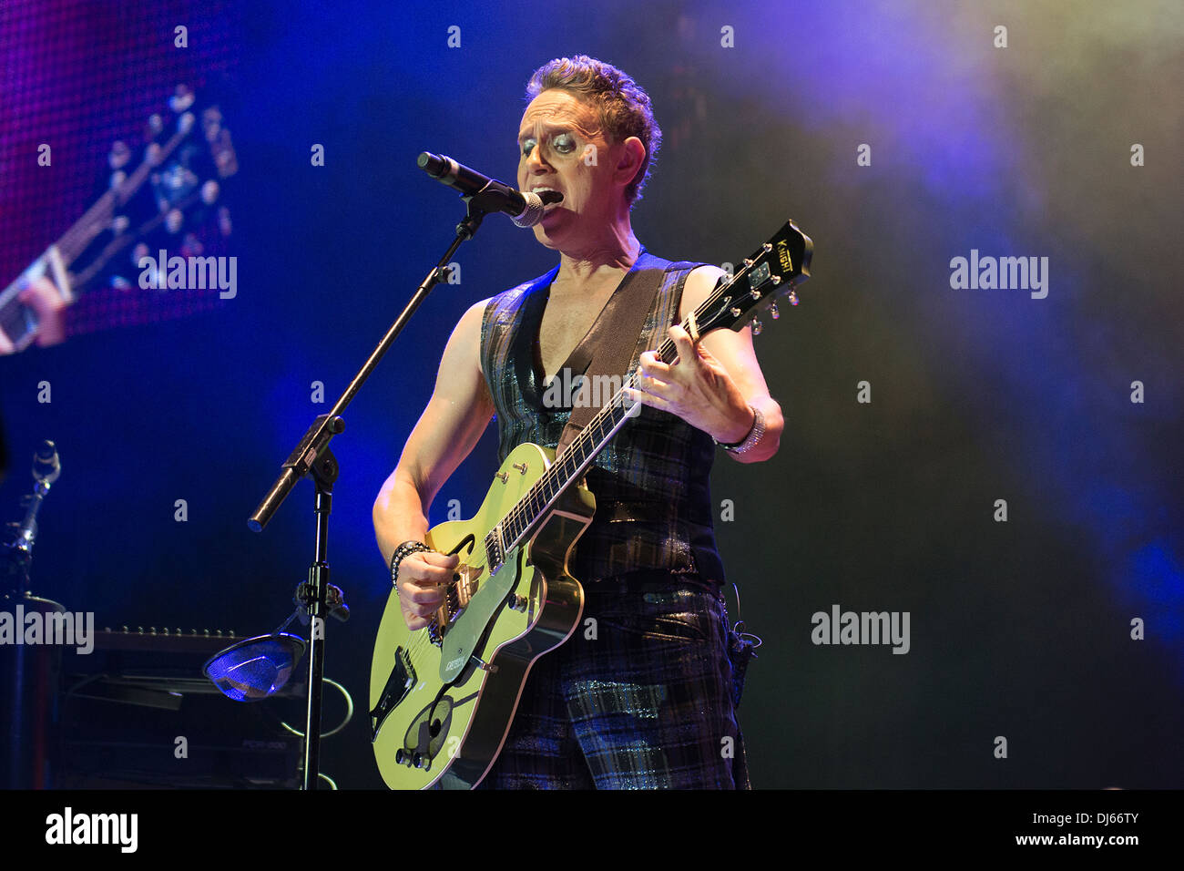 Martin Gore de Depeche Mode fonctionne à l'O2 Arena, London, UK Banque D'Images