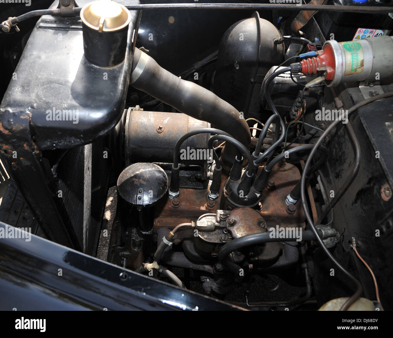 1950 Ford Prefect petite voiture familiale britannique classique Banque D'Images