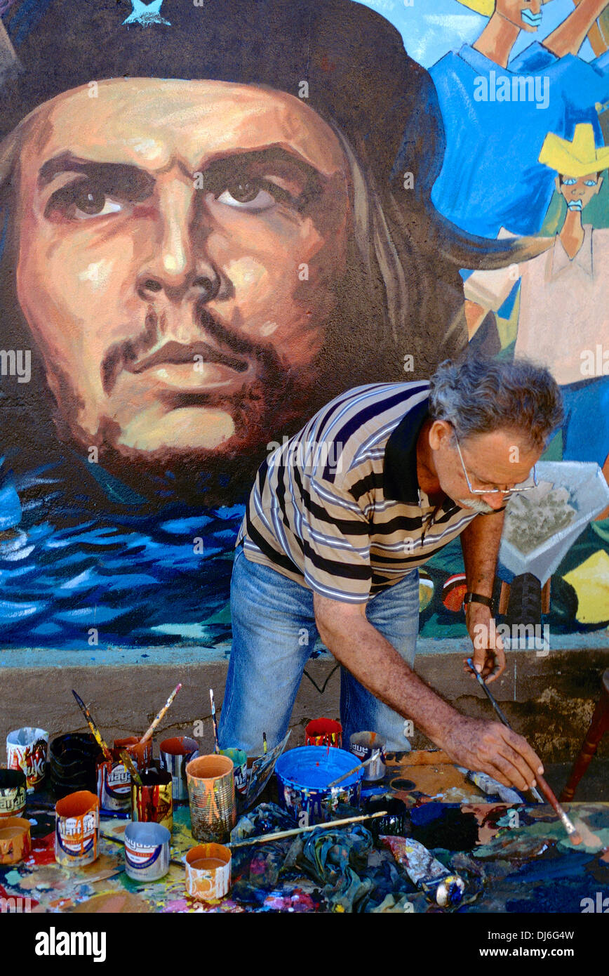 La peinture murale de l'artiste Che Guevara, Baracoa, Cuba Banque D'Images