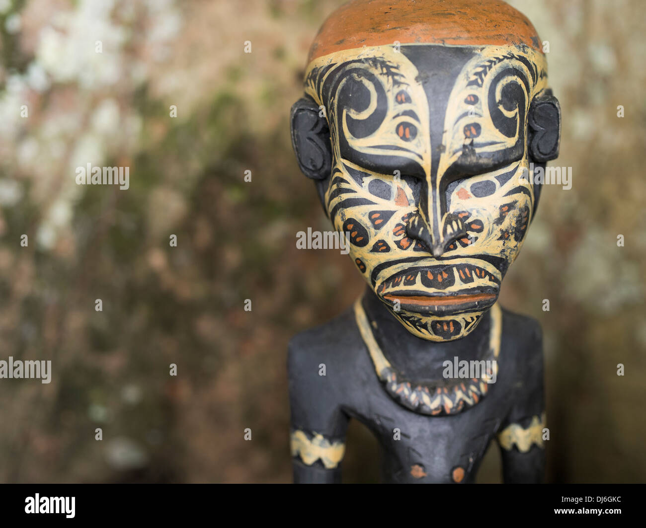 Les sculptures en bois Tribal en vente à Madang, Papouasie Nouvelle Guinée Banque D'Images