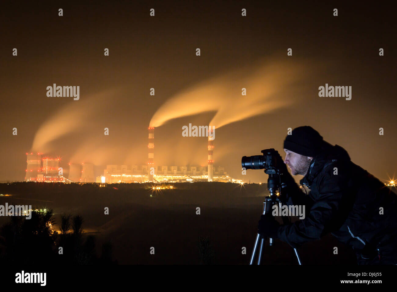 La photographie de nuit - Belchatow en Pologne. Banque D'Images