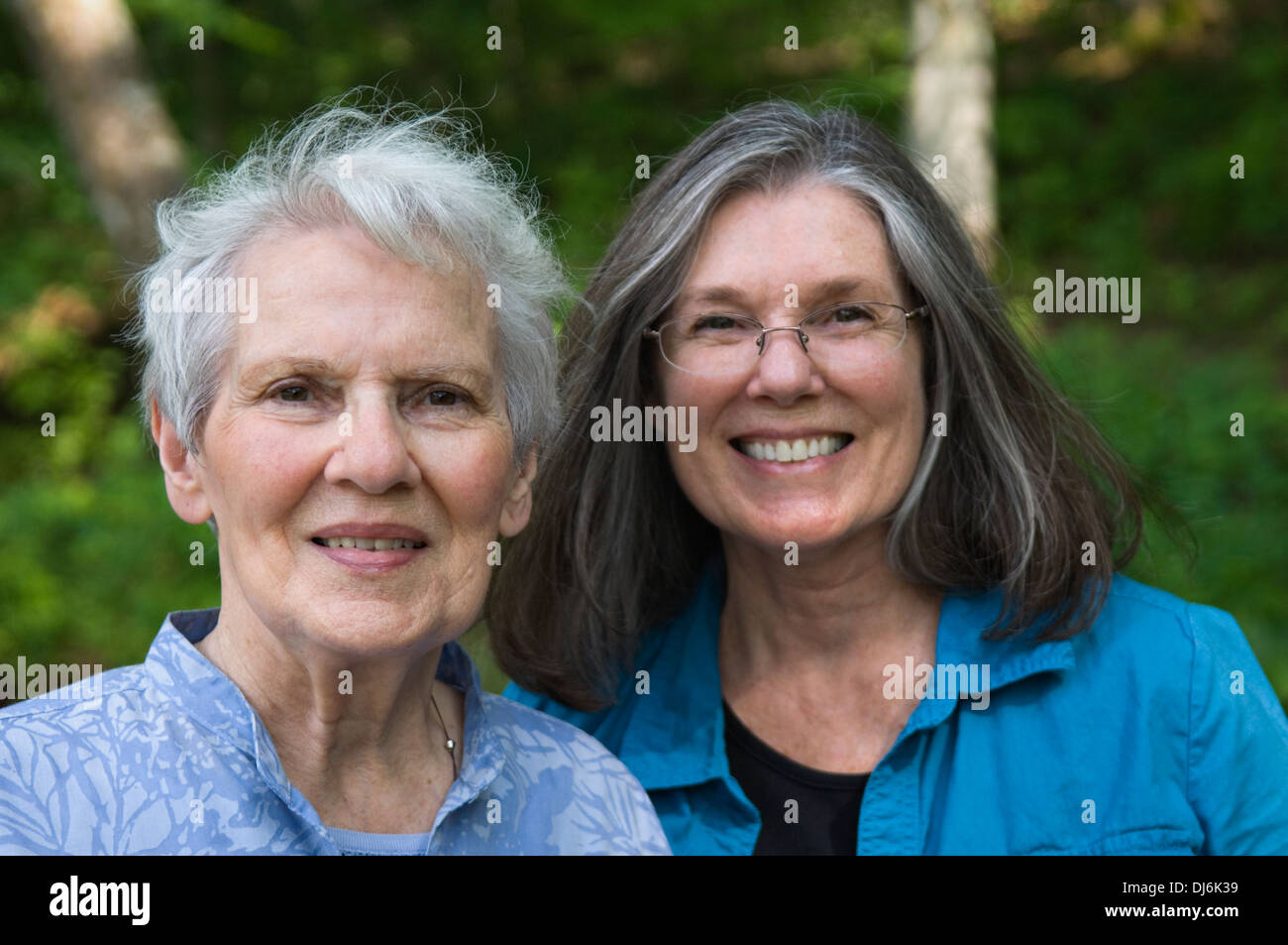 Portrait de mère octogénaire et sa fille Banque D'Images