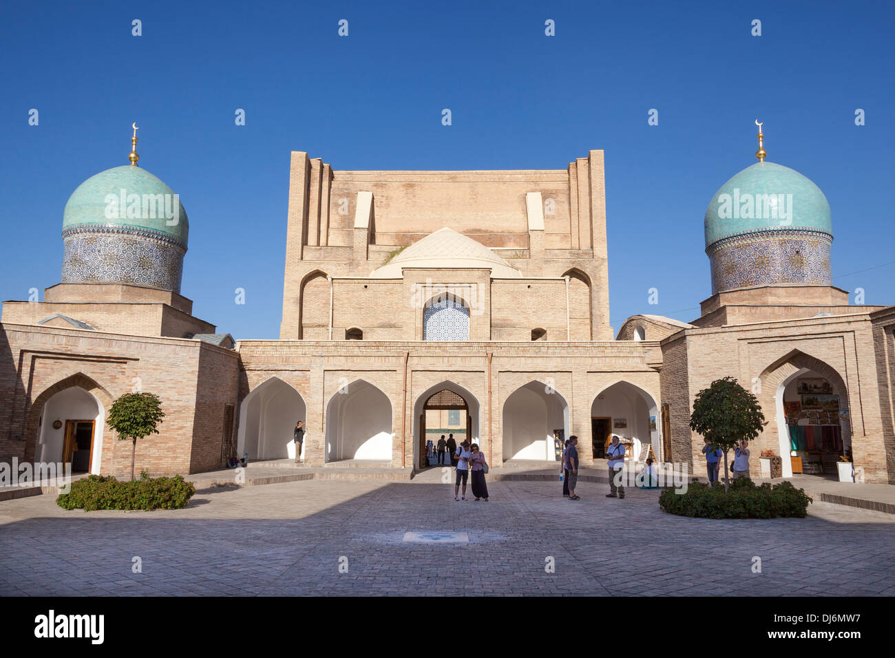 Barak Khan Madrasah, Hazrati Imom Hazrati Imom complexe, Square, Tachkent, Ouzbékistan Banque D'Images