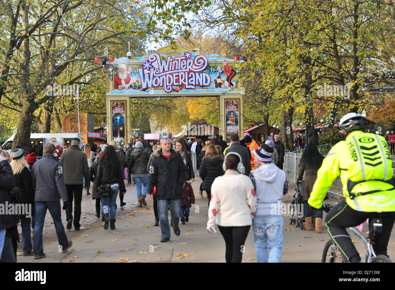 Hyde Park, London, UK. 23 novembre 2013. Winter Wonderland à Hyde Park s'ouvre pour la saison de Noël. Crédit : Matthieu Chattle/Alamy Live News Banque D'Images