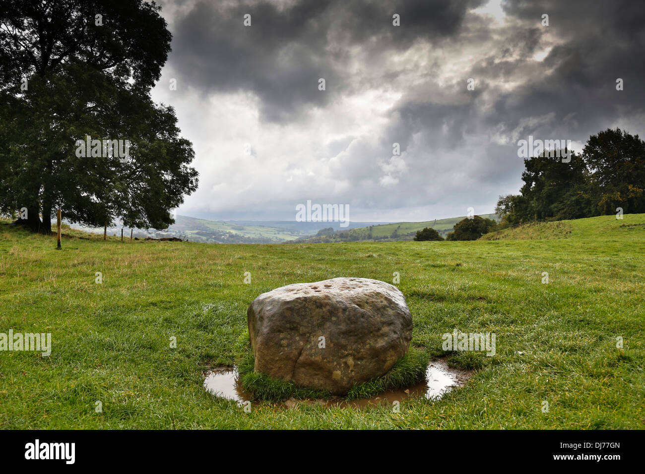 Eyam ; Boundary Stone ; Derbyshire, Royaume-Uni Banque D'Images