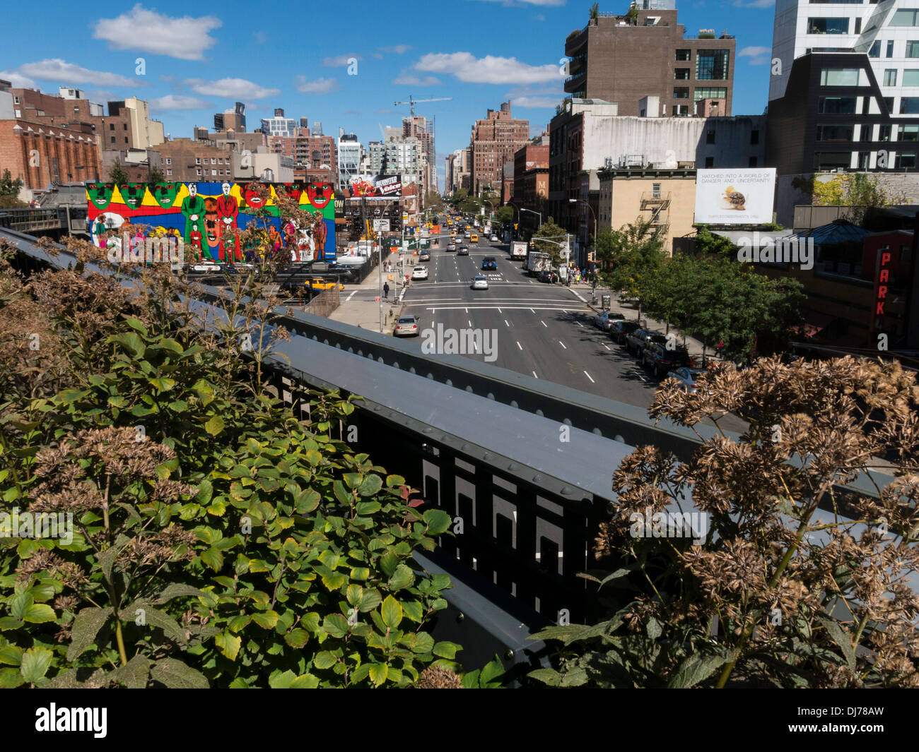 En direction nord sur la 10e Avenue à partir de la ligne haute Park, NYC. USA Banque D'Images