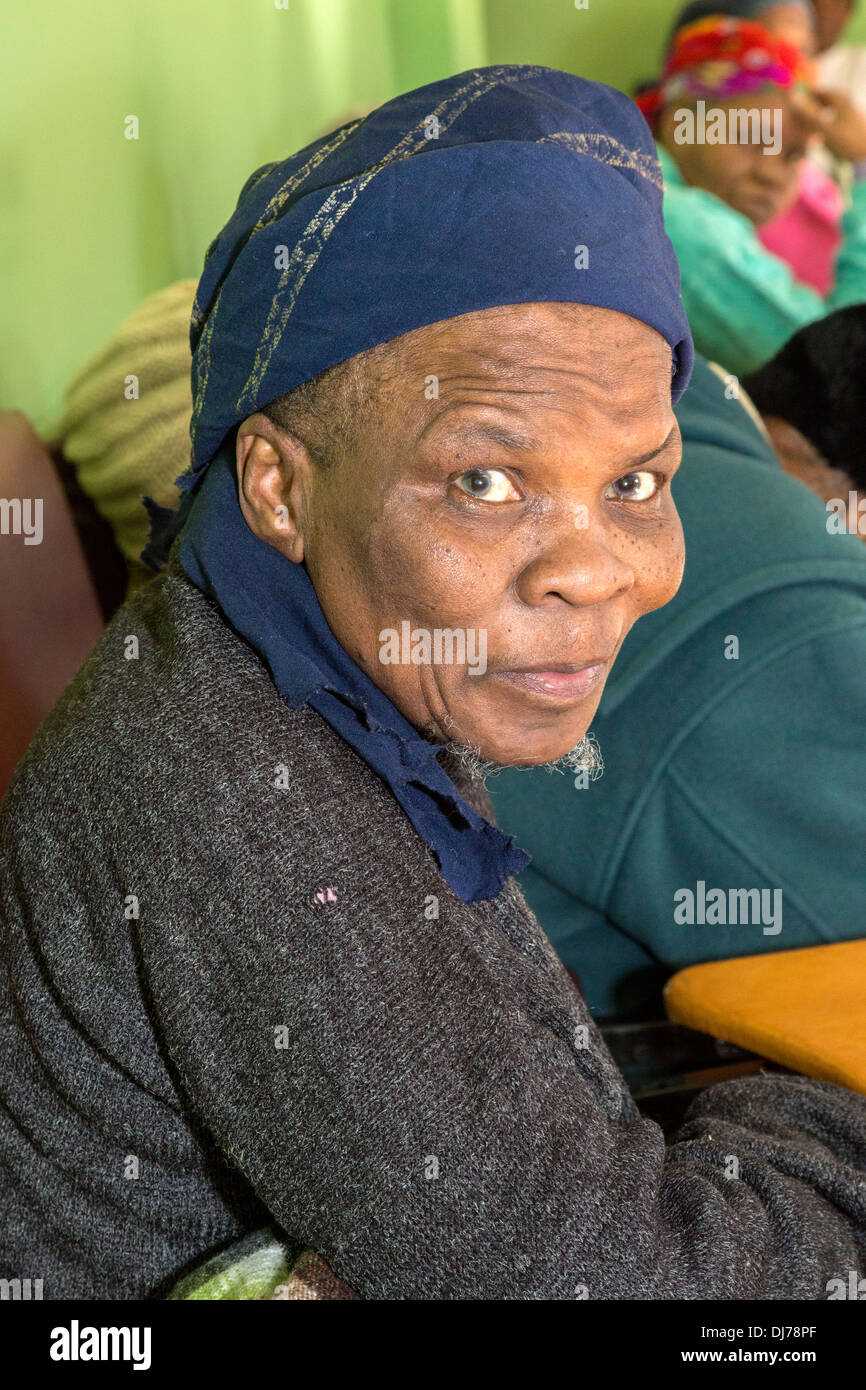 portrait-xhosa-woman-south-africa-banque-de-photographies-et-d-images