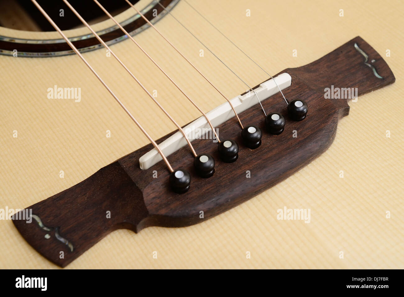 Pont de guitare, la selle et l'axe Photo Stock - Alamy