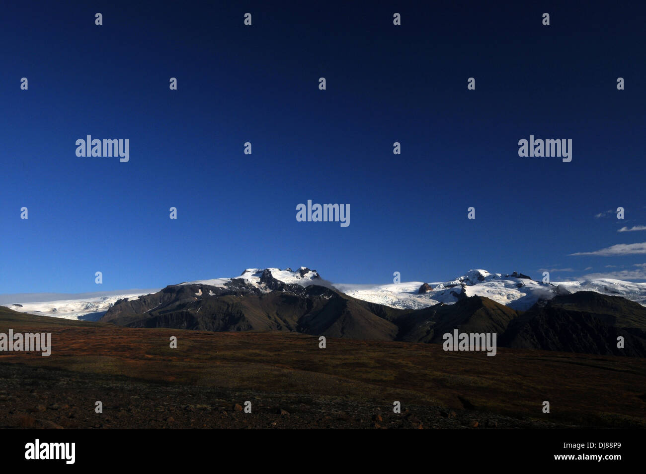 Sommet de la plus haute montagne d'Islande, Hvannadalshnúkur, du point de vue Sjonarsker, Parc National, l'Islande Vatnajokull Banque D'Images