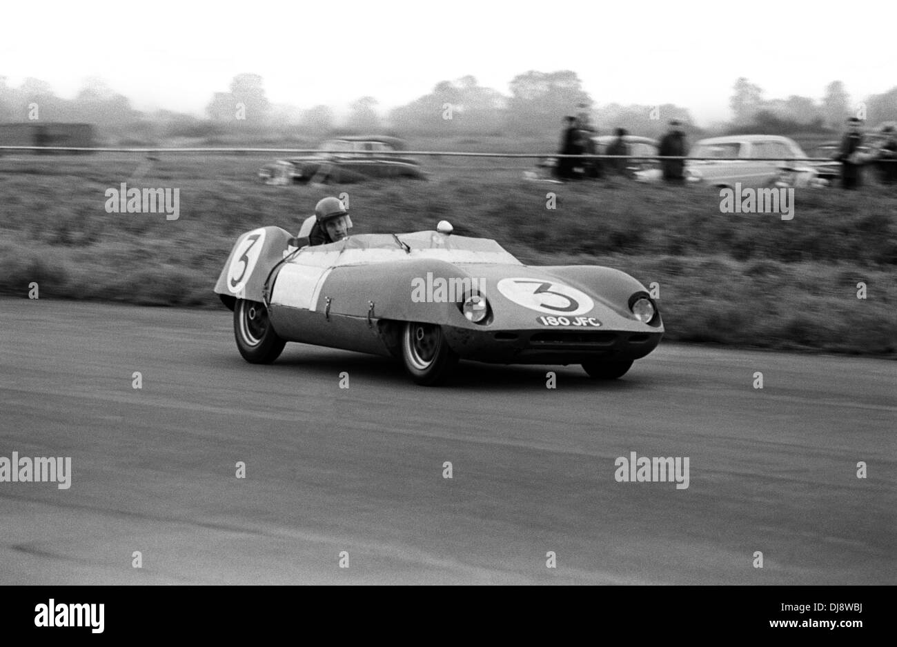 Elva sport automobile dans le BETR, Silverstone, en Angleterre, 1 Oct 1960. Banque D'Images