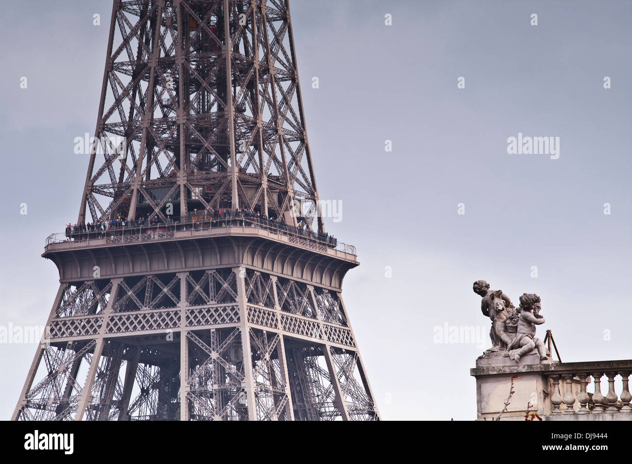 La Tour Eiffel à Paris. Banque D'Images
