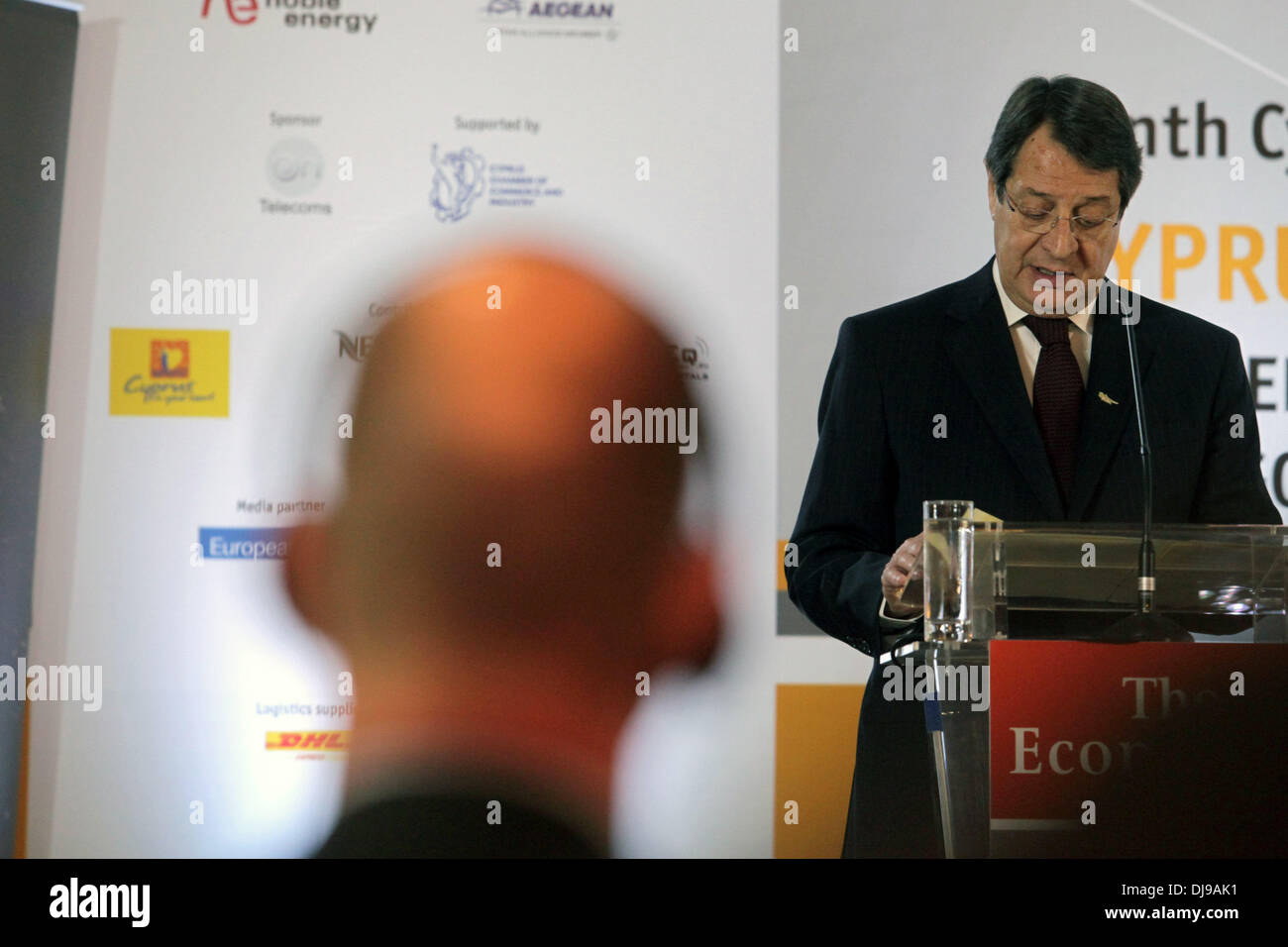 Nicosie, Chypre. 25Th Nov, 2013. Nicos Anastasiades, le président de Chypre, prend la parole lors du neuvième Sommet de Chypre à Nicosie, Chypre, le lundi, Novembre 25, 2013 Credit : Yiannis Kourtoglou/Alamy Live News Banque D'Images