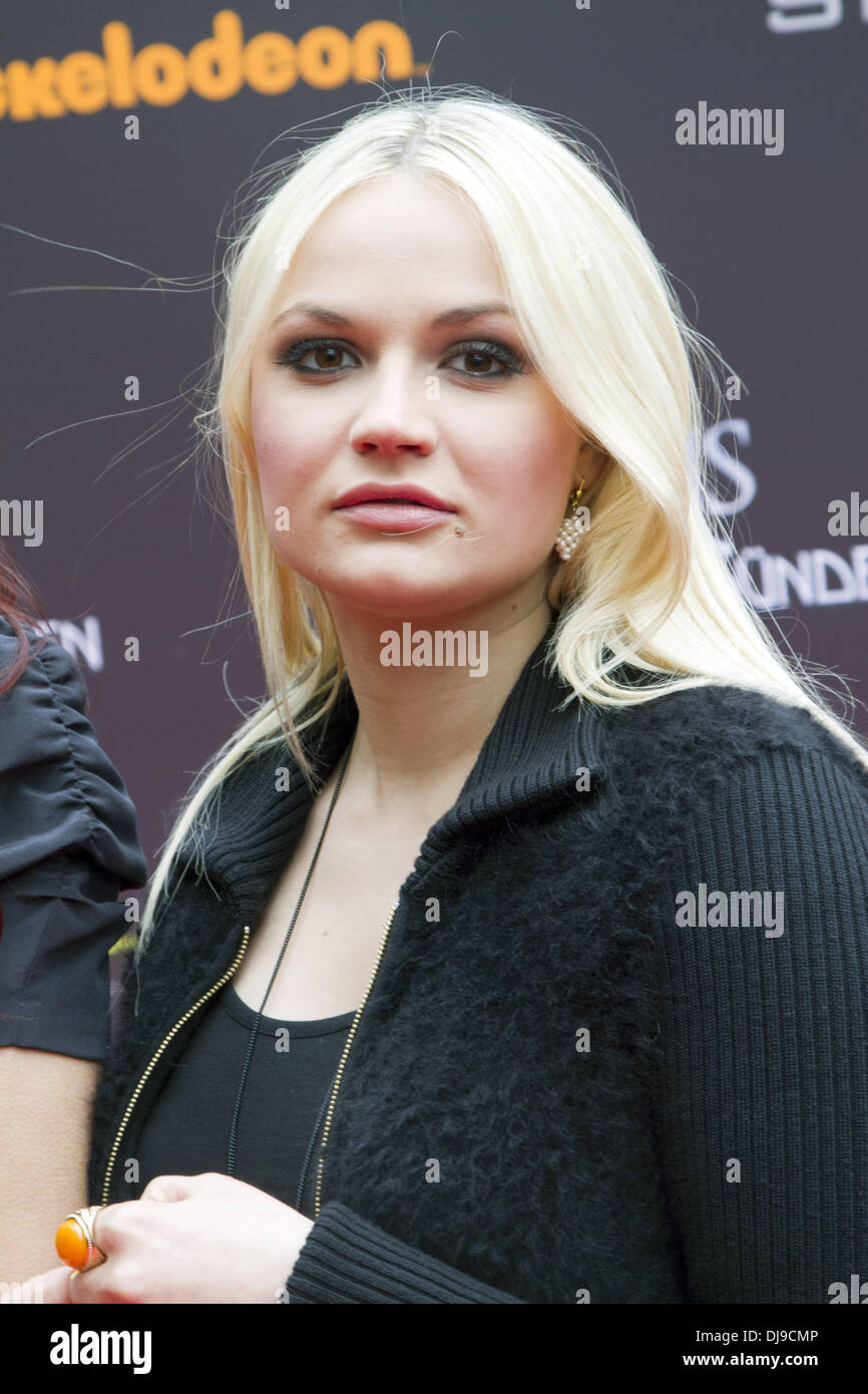 Franziska Alber Lors De La Premiere Allemande De Das Haus Anubis