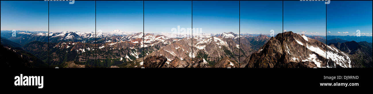 Une vue panoramique des North Cascades sur un après-midi ensoleillé. De droit se compose de 8 images individuelles. Banque D'Images