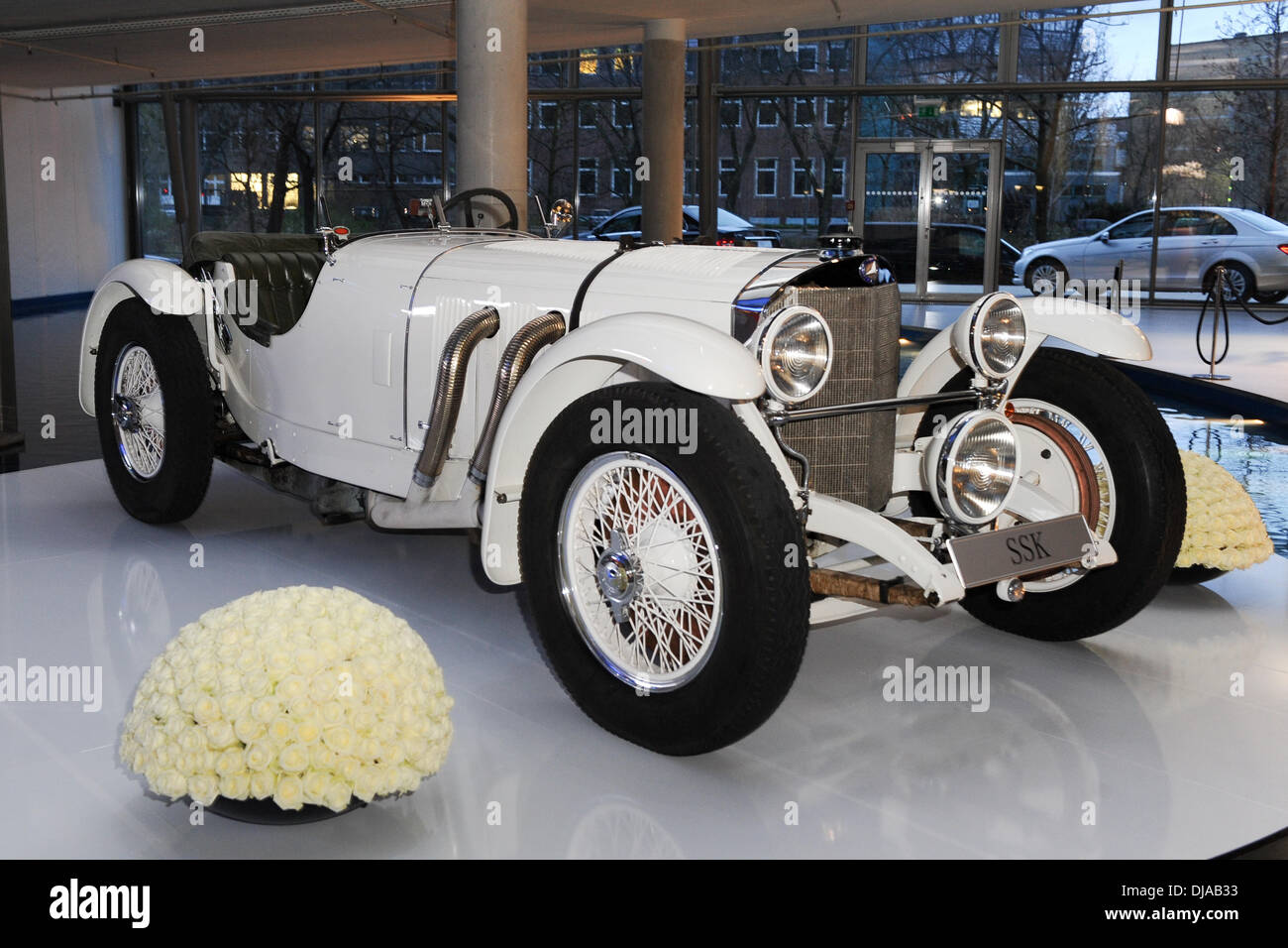 Ambiance au lancement de la nouvelle Mercedes-Benz SL à Mercedes-Welt suis Salzufer. Berlin, Allemagne - 29.03.2012 Banque D'Images
