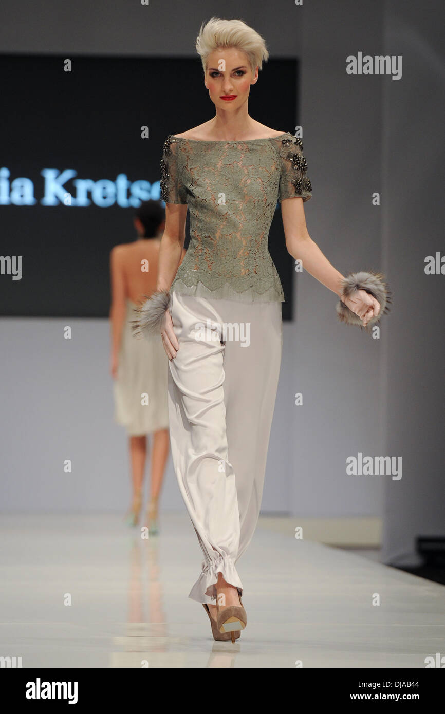 Anika Scheibe lors du lancement de la nouvelle Mercedes-Benz SL à Mercedes-Welt suis Salzufer. Berlin, Allemagne - 29.03.2012 Banque D'Images