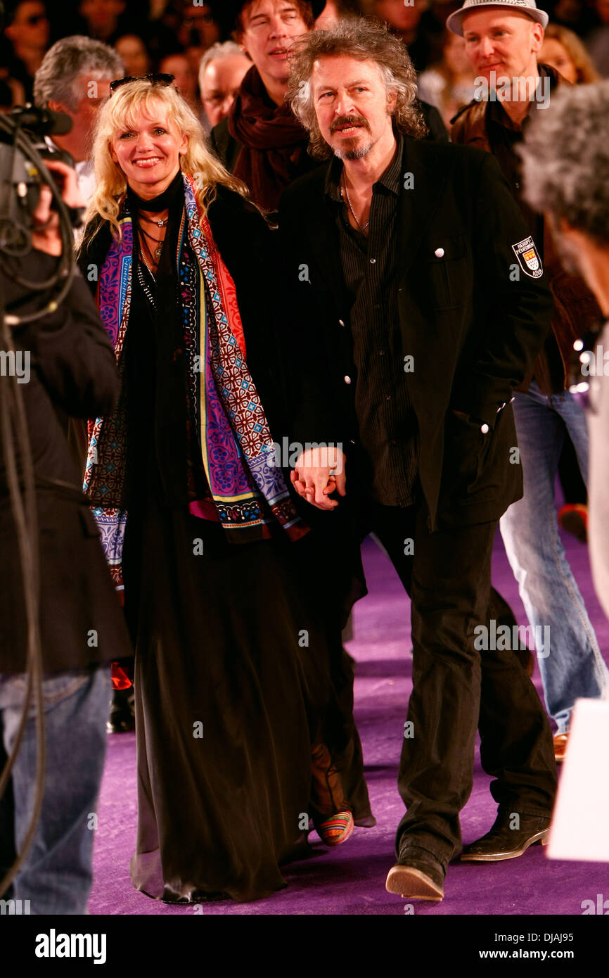 Wolfgang Niedecken et invité à l'Echo 2012 - Deutscher Musikpreis au Palais am Funkturm - l'extérieur des arrivées. Berlin, Allemagne - 06.04.2011 Banque D'Images
