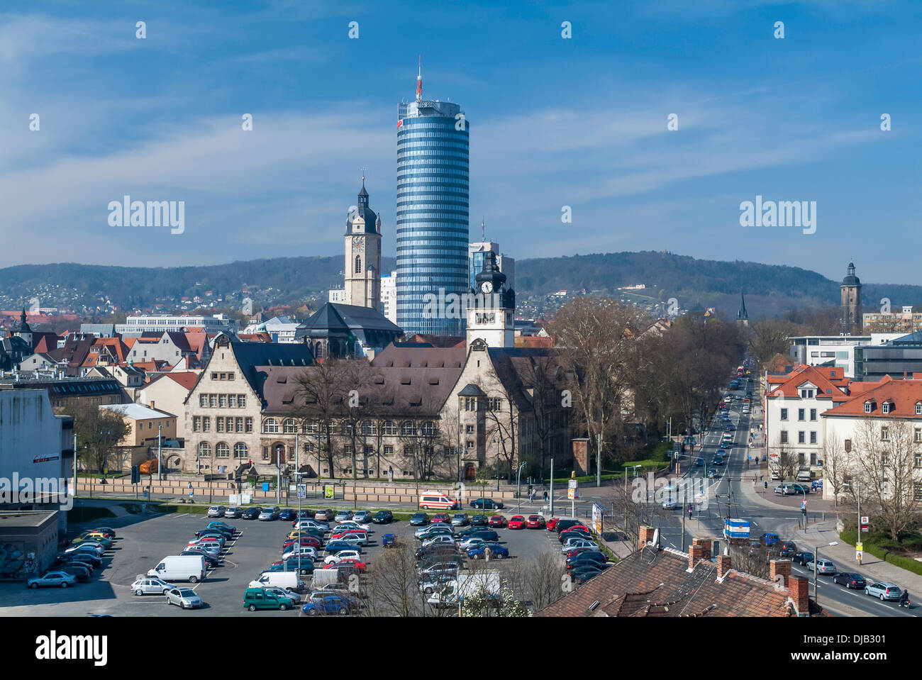 Vue urbaine avec l'université, l'église de la ville de Saint Michel et Jentower, Iéna, Thuringe, Allemagne Banque D'Images
