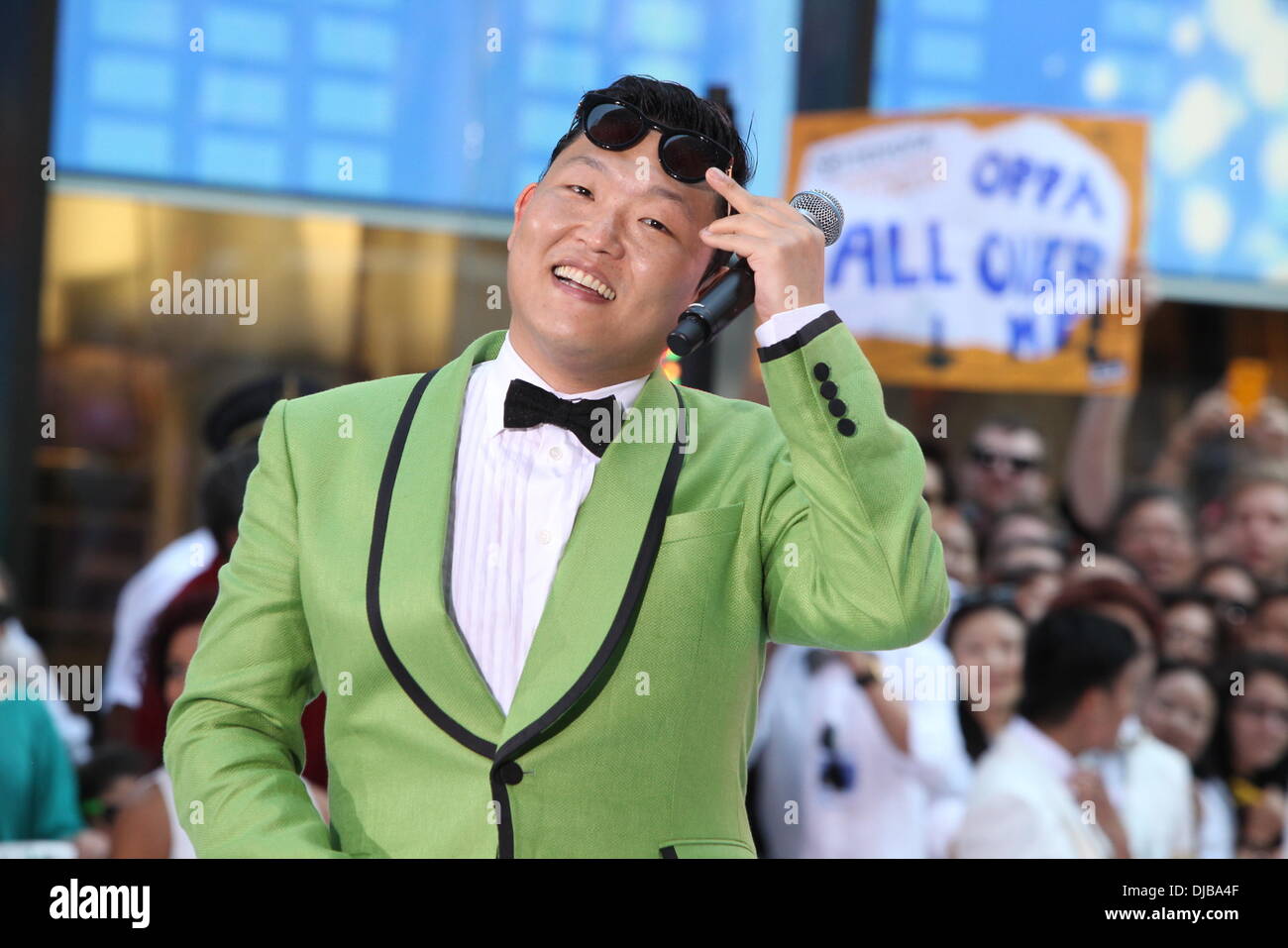 Le rappeur sud-coréen PSY Gangnam Style' effectue 'live at Rockefeller Center dans le cadre de NBC's "Today Show", une série de concerts d'été New York City, USA - 14.09.12 Banque D'Images