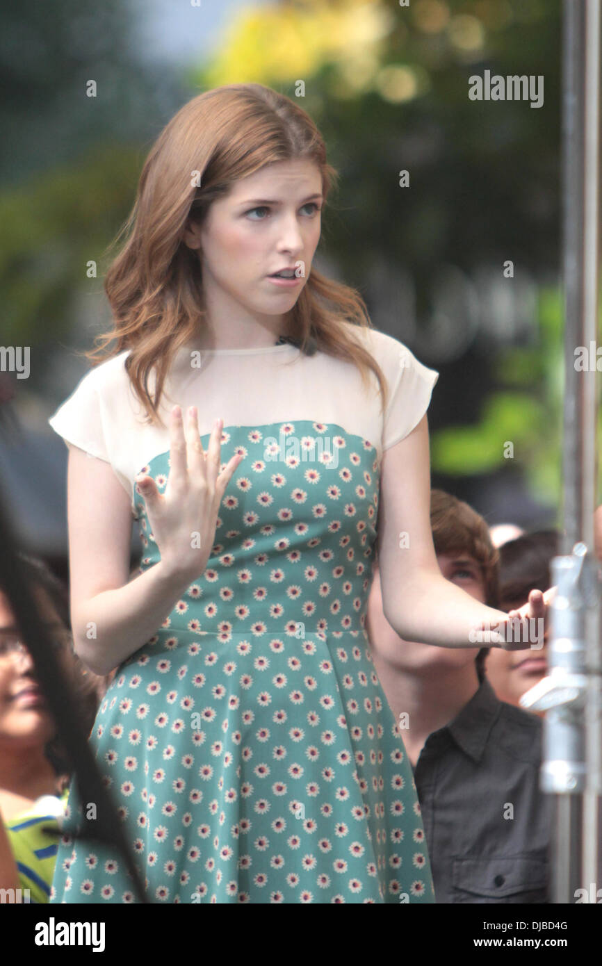 Anna Kendrick apparaît sur "Extra" du Grove Los Angeles, Californie - 17.09.12 Banque D'Images