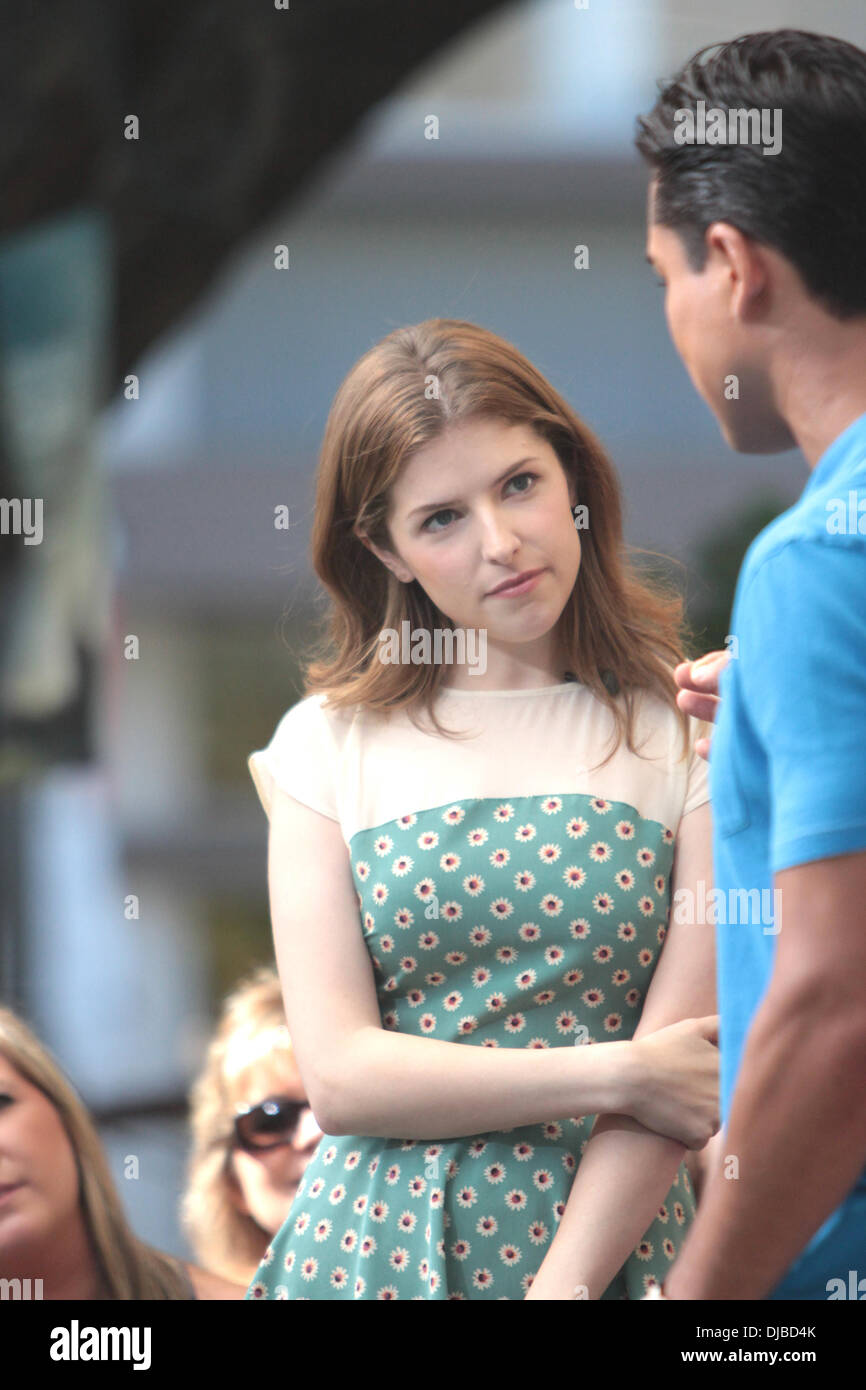 Anna Kendrick apparaît sur "Extra" du Grove Los Angeles, Californie - 17.09.12 Banque D'Images