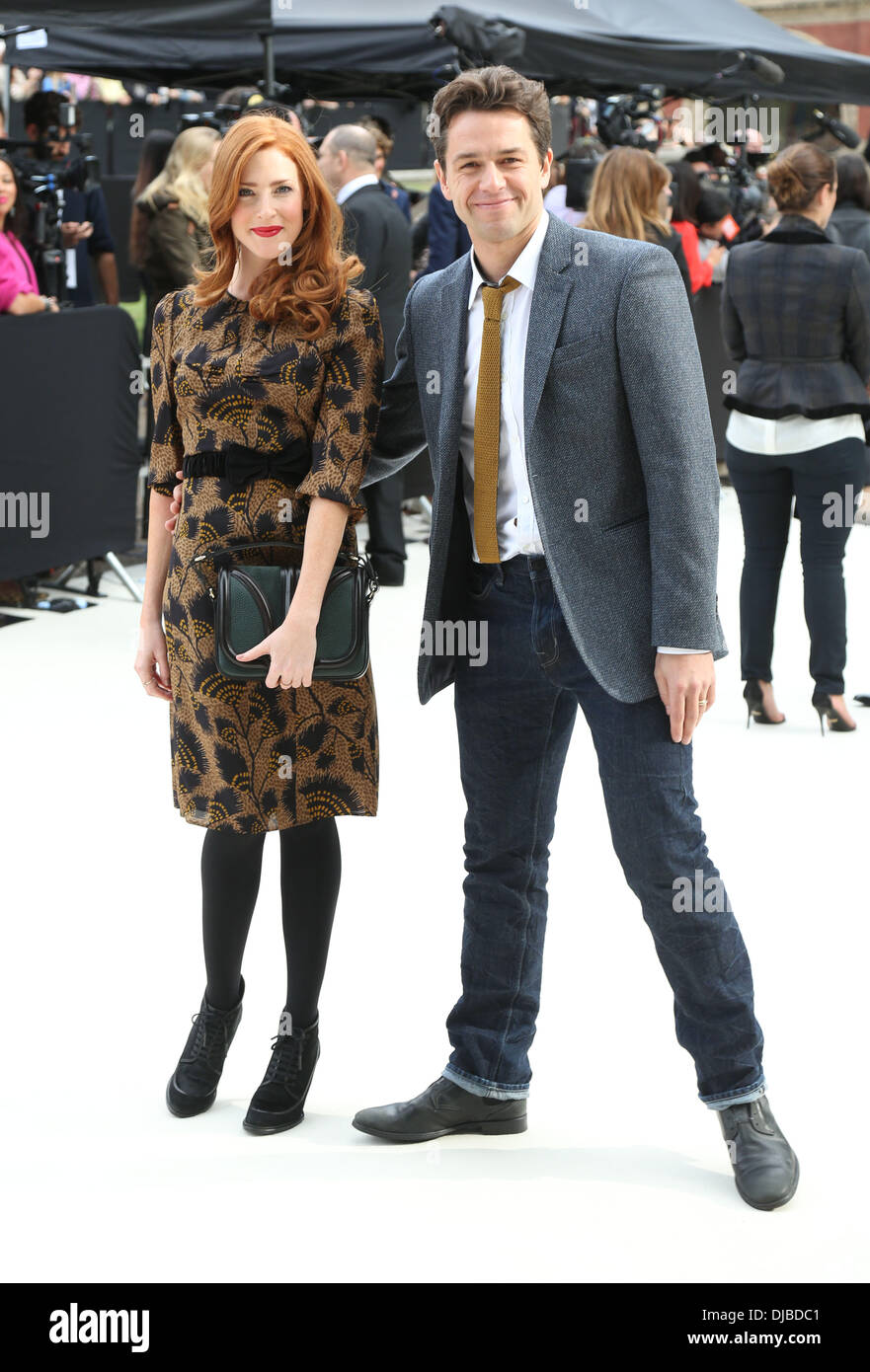 Rosalie Craig et Julian Ovenden London Fashion Week Spring/Summer 2013 - Arrivées - Burberry London, England - 17.09.12 Banque D'Images