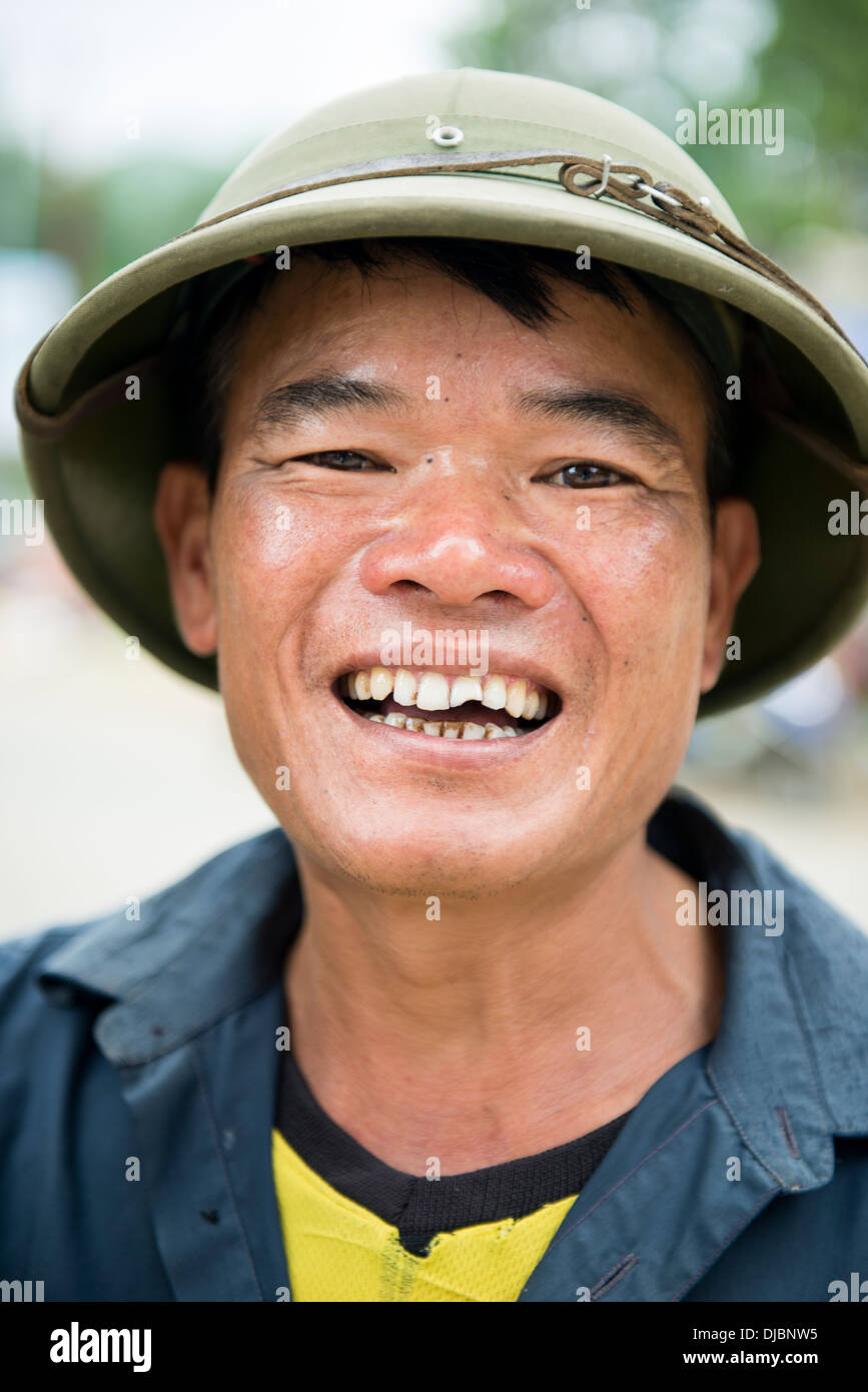 Portrait d'un homme à Bac Ha, Lao Cai, Vietnam Banque D'Images