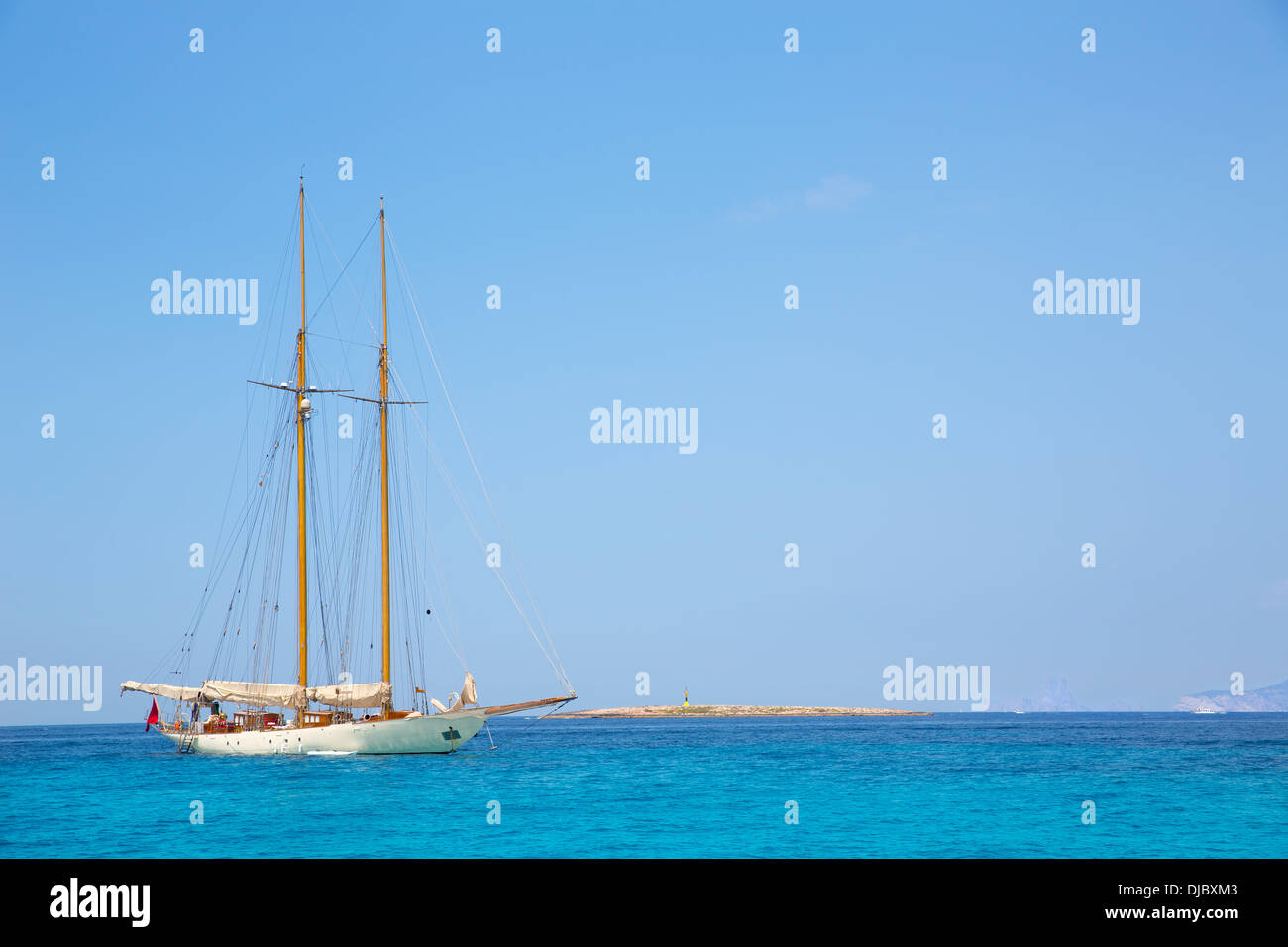 Illetes Illetas Formentera location de voilier ancré en Méditerranée jaunes Banque D'Images