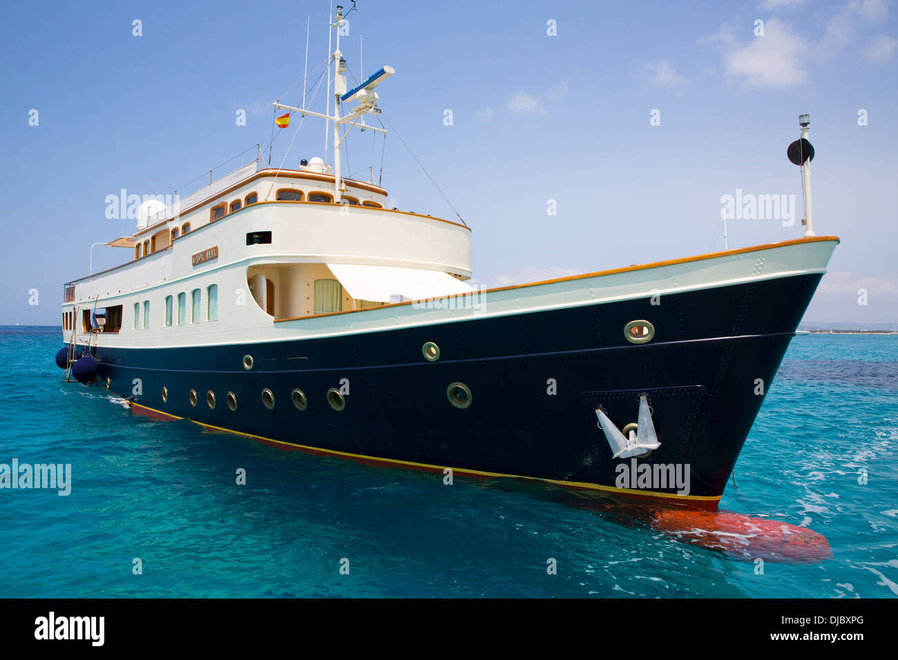 Illetes Illetas Formentera Yacht ancré dans le turquoise de la Méditerranée Iles Baléares Banque D'Images