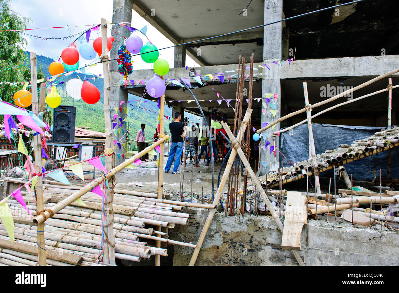 Les célébrations de vacances indiennes sur les chantiers de construction,indiens sont surtout employés dans le Bhoutan pour construire des maisons, bâtiments, Thimphu, Bhoutan Banque D'Images