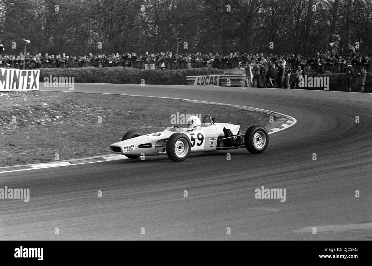 Classe de Formule Ford voiture à Druid's Hill Bend à la Course des Champions de Brands Hatch, Angleterre, 22 mars 1970. Banque D'Images