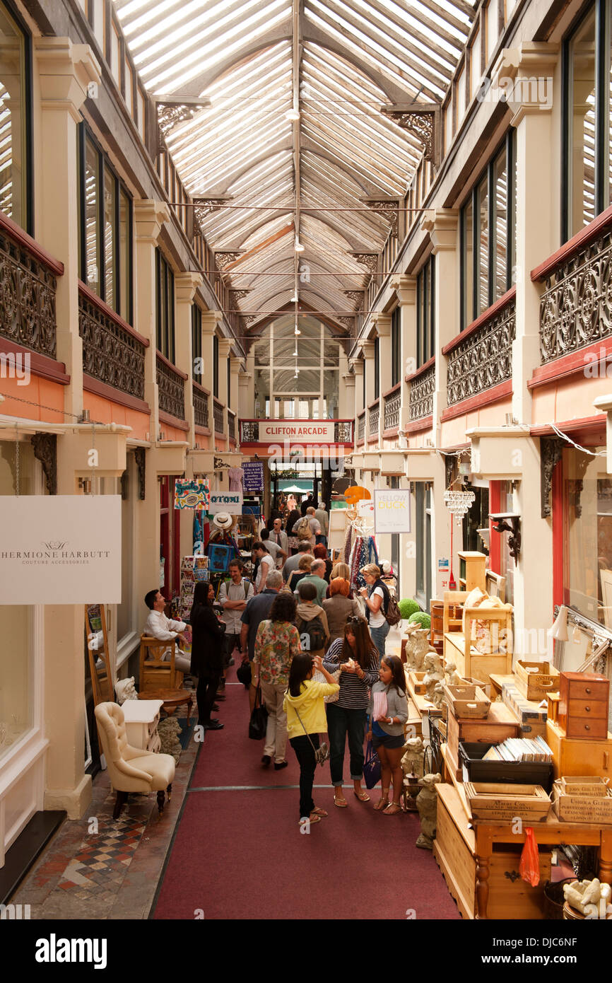 Intérieur de l'Arcade de Clifton à Bristol, Angleterre. Banque D'Images