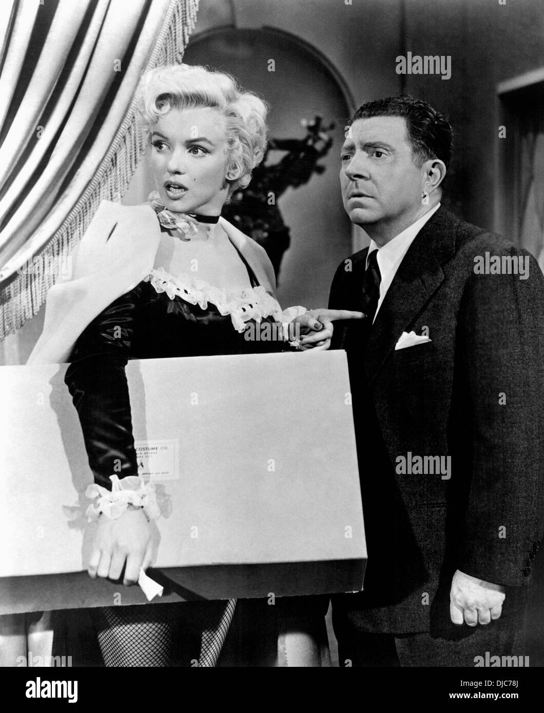 Marilyn Monroe et Frank McHugh sur-ensemble du film, "il n'y a pas d'affaire comme Show Business", 20th Century Fox, 1954 Banque D'Images