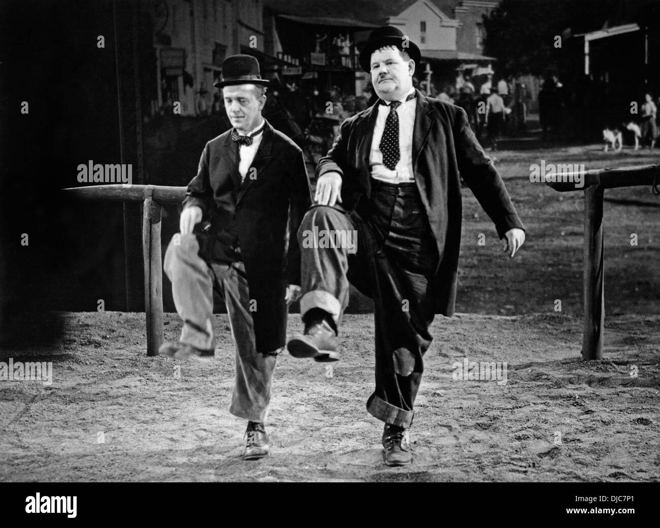 Stan Laurel et Oliver Hardy sur-ensemble de la manière de l'Ouest, Film, 1937 Banque D'Images