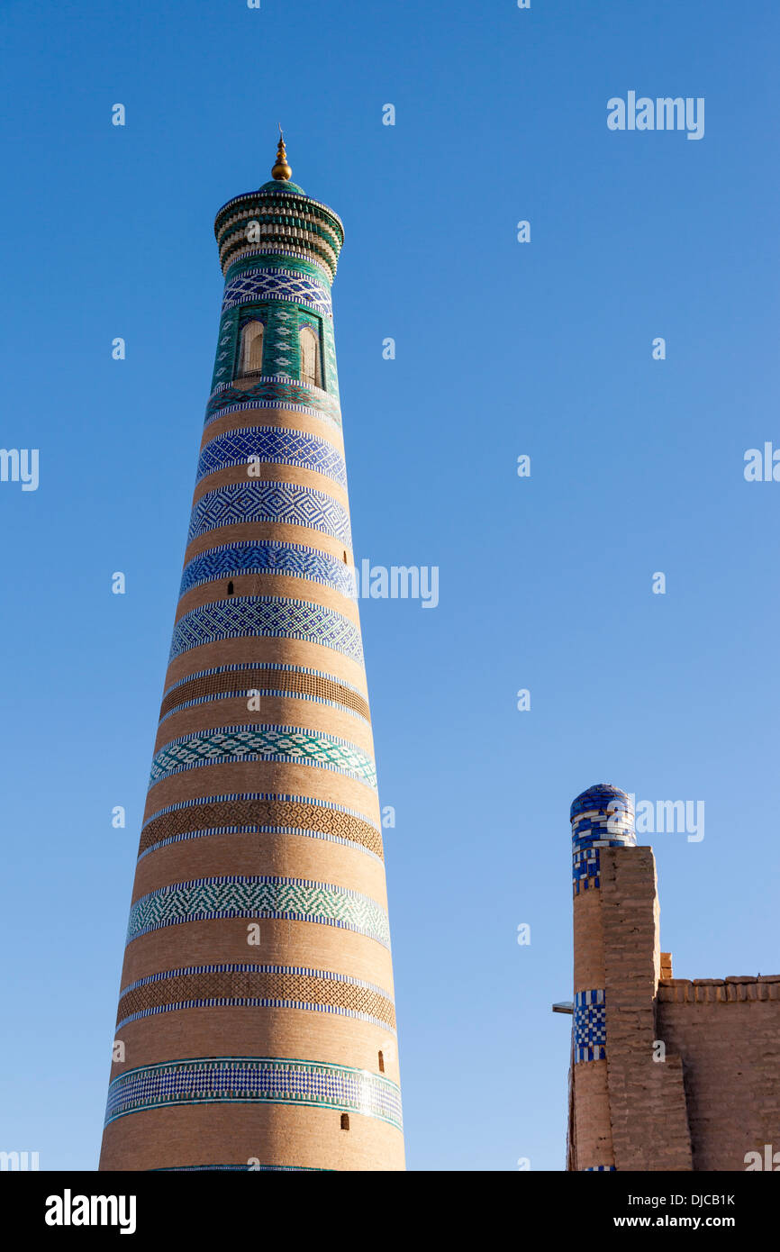 Minaret Islam Khodja, Ichan Kala, Khiva, Ouzbékistan Banque D'Images