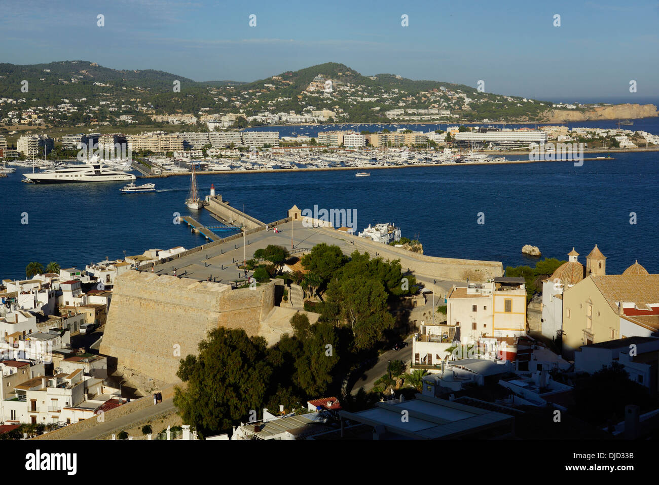 Vue sur le port d'ibiza de Dalt Vila (vieille ville), la ville d'ibiza, Ibiza, ESPAGNE Banque D'Images