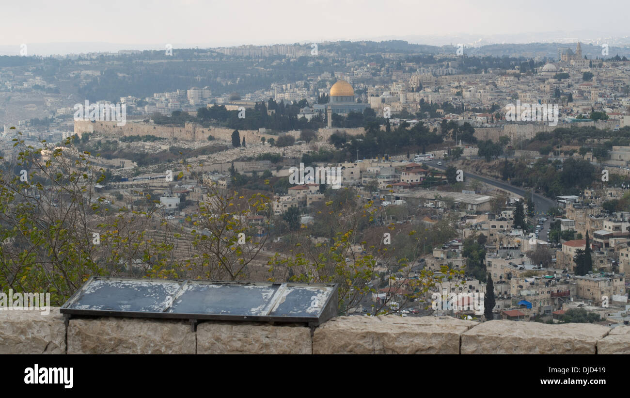 Vue sur Jérusalem, Israël, montrant le Dôme du rocher sur le mont du Temple. Banque D'Images