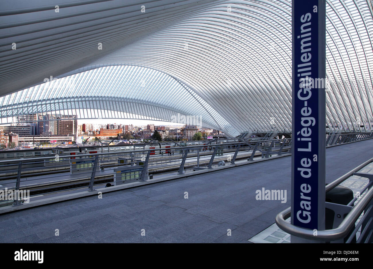 La gare de Liège, gare de Liège-Guillemins, conçu par l'architecte espagnol Santiago Calatrava. Liège, Wallonie, Belgique Banque D'Images