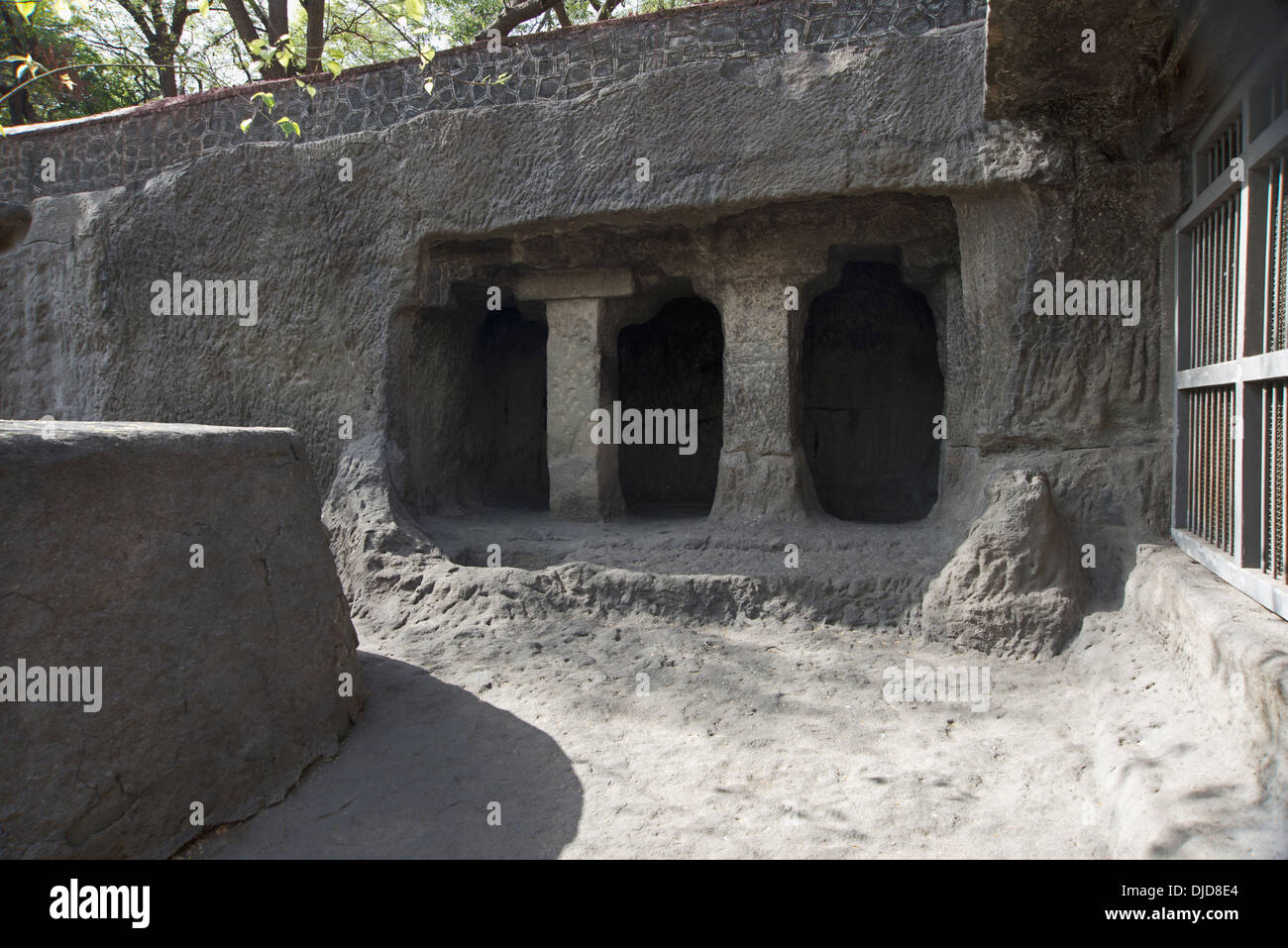 Vue d'une grotte sur le sud. Pataleshwar temple rock-cut, Jangli maharaj Road Pune, New Delhi. Banque D'Images