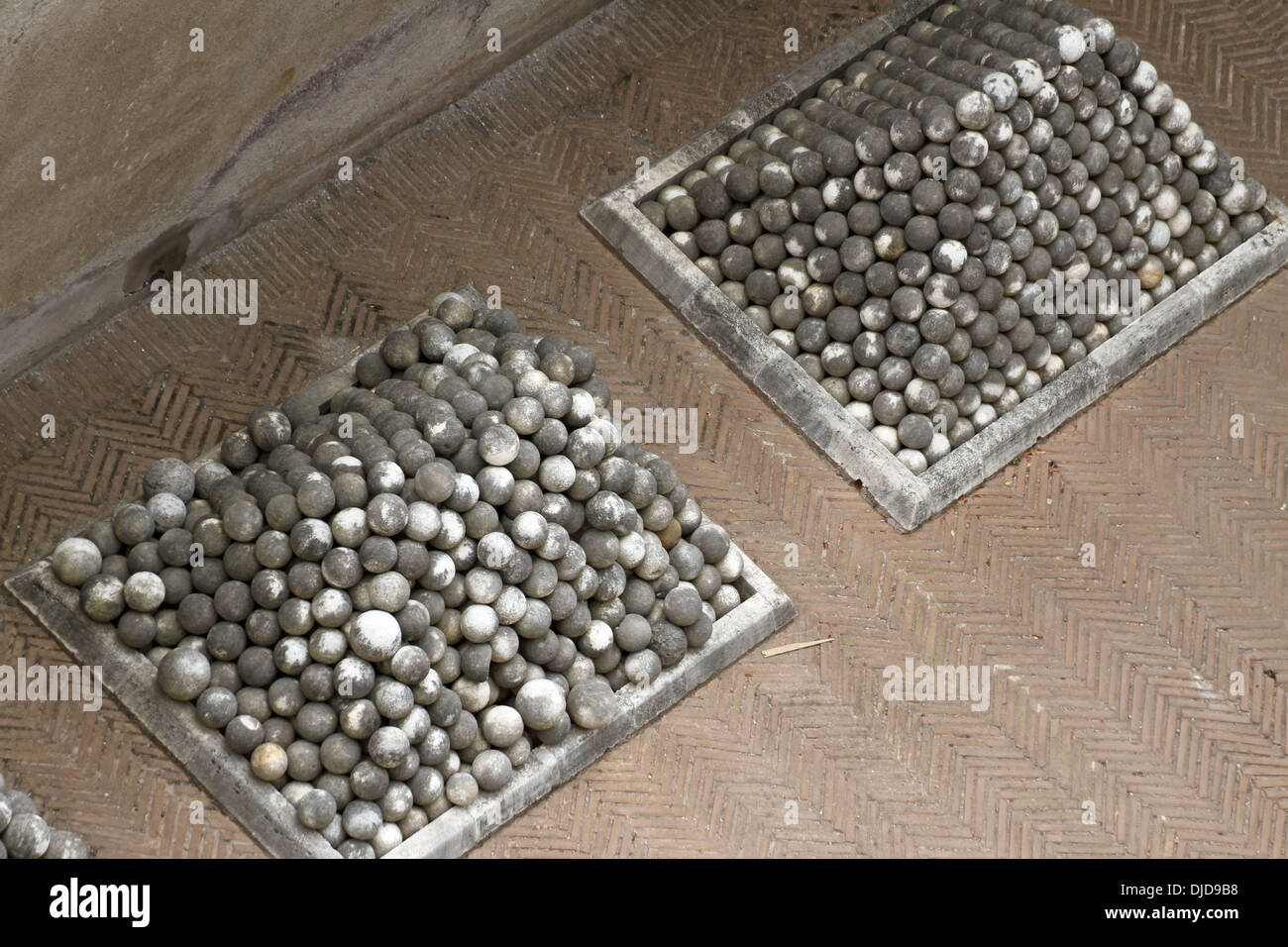 Boulets de marbre ancien château de Saint Ange à Rome, Italie Banque D'Images