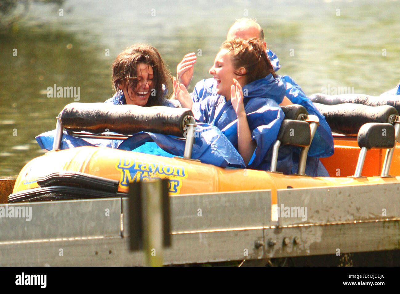 Michelle Keegan et sa famille passent la journée à Drayton Manor theme park Staffordshire, Angleterre - 29.07.12, Banque D'Images