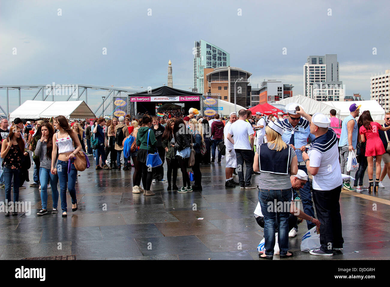 Liverpool 2012 atmosphère Fierté, tenue à Stanley Street trimestre & Pier Head Liverpool Liverpool, Angleterre - 04.08.12 Banque D'Images