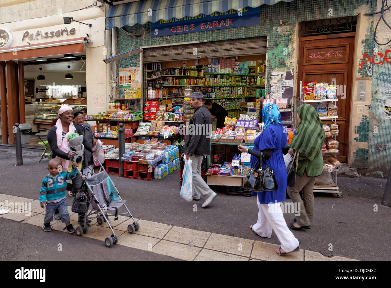 Marché des Capucins market dans le quartier de Noailles, centre historique, Marseille, département Bouches-du-Rhône, région Banque D'Images