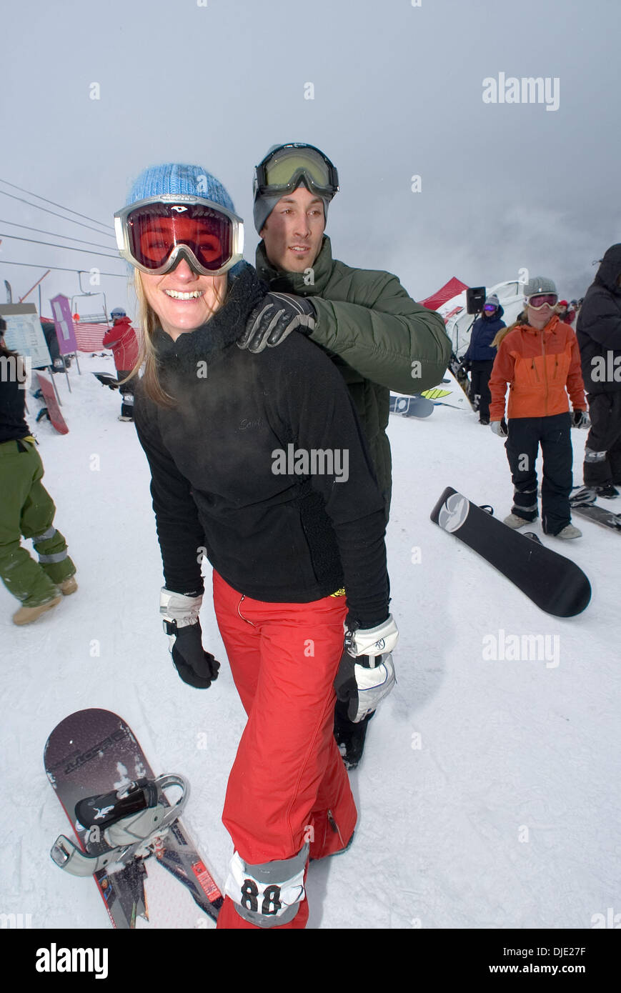 Feb 08, 2004 ; Mt. Baker, Washington, États-Unis ; on voit ici, premier  médaillé d'or aux membre de l'équipe de France de snowboard cross Seth  Wescott avec sa petite amie Swiss Snowboard