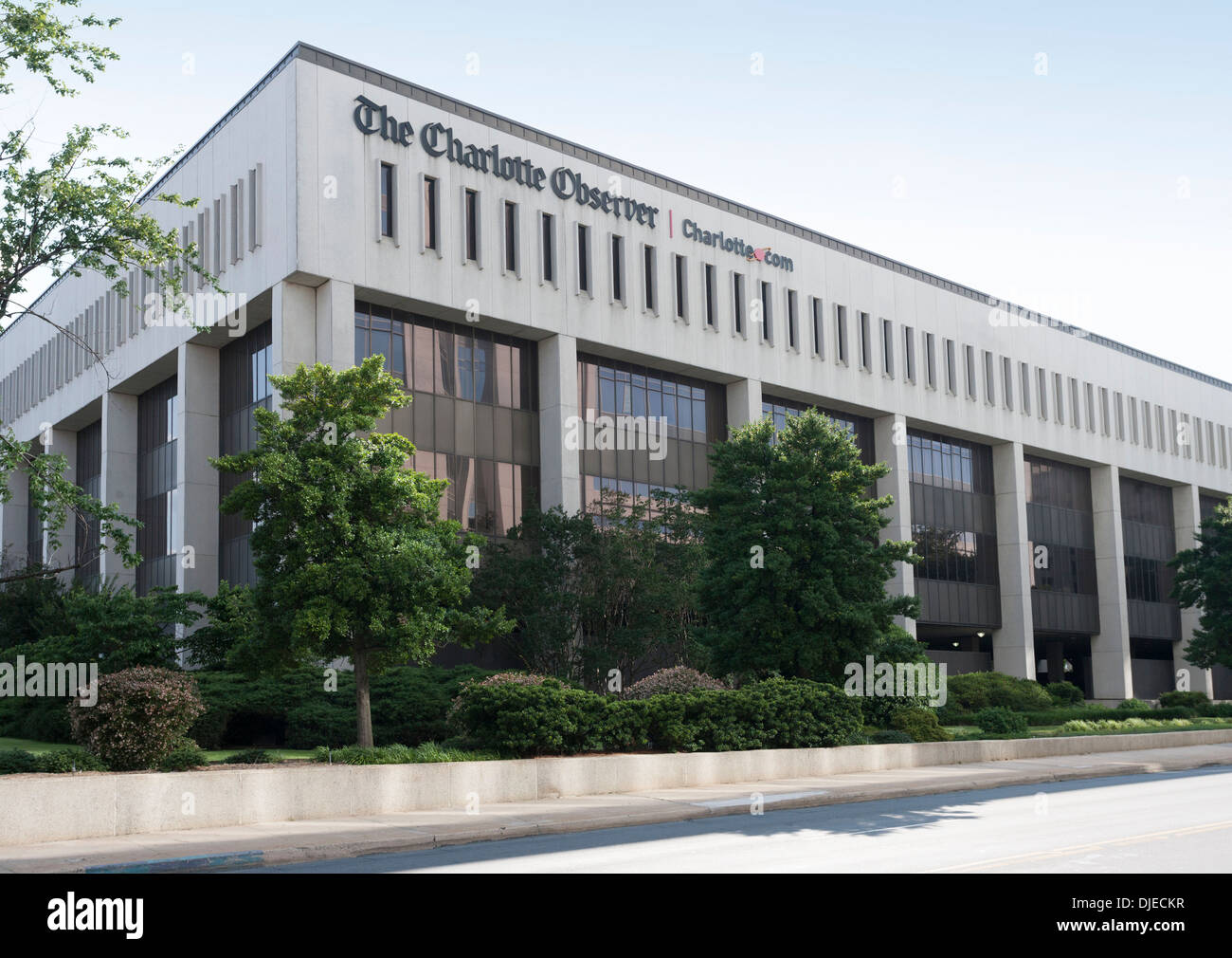 Le Charlotte Observer newspaper building au centre-ville de Charlotte, Caroline du Sud, USA Banque D'Images