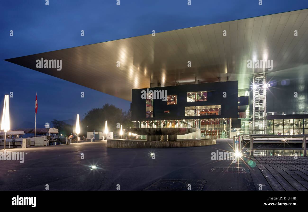 KKL de Concert par Jean Nouvel sur le lac de Lucerne Banque D'Images