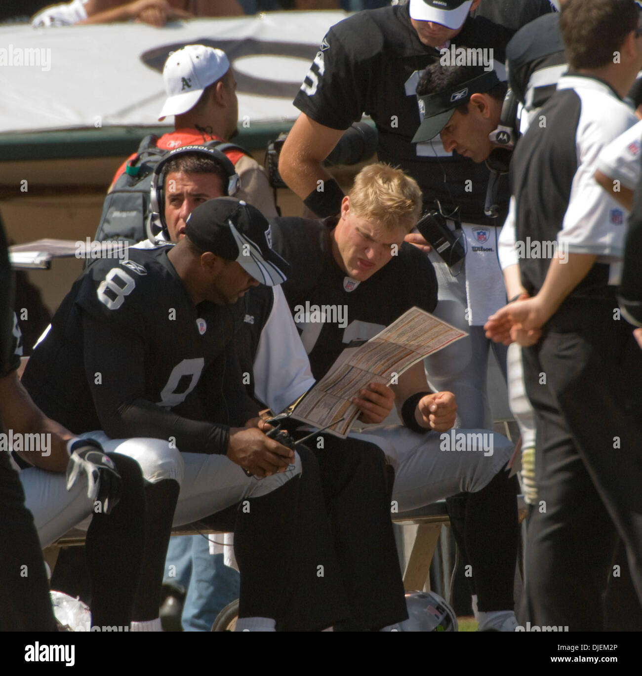 Oakland Raiders starting quarterback Daunte Culpepper warms up prior to the  game against the Miami Dolphins at Dolphin Stadium in Miami on September  30, 2007. (UPI Photo/Chad Cameron Stock Photo - Alamy